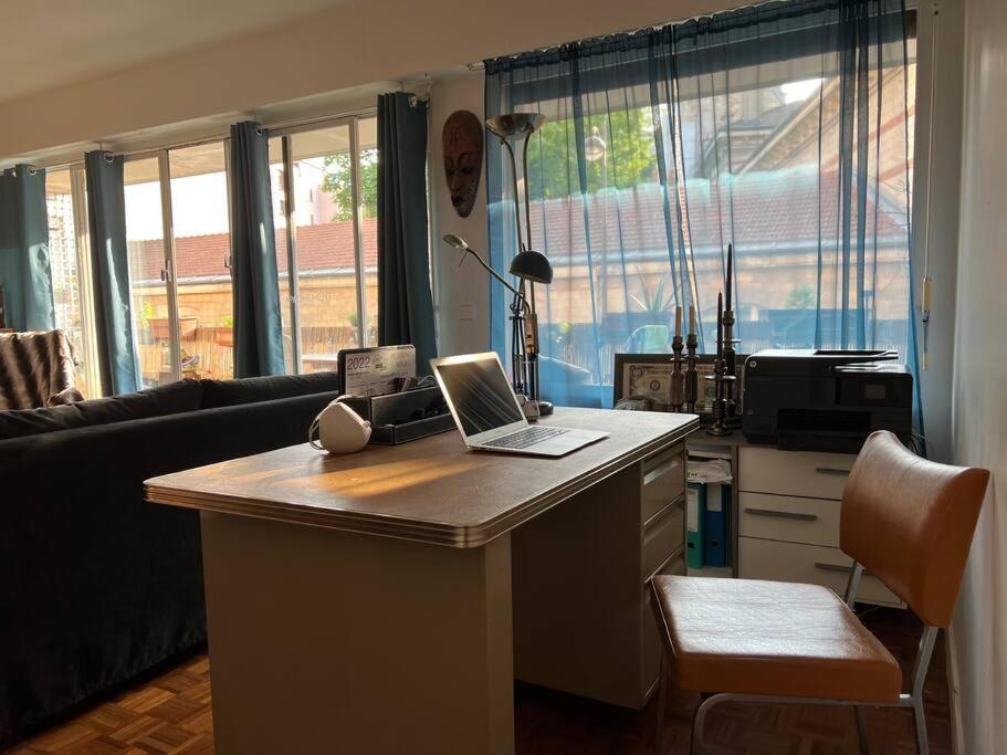 Grand Appartement Avec Balcon Et Parking Gratuit Sur Place باريس المظهر الخارجي الصورة