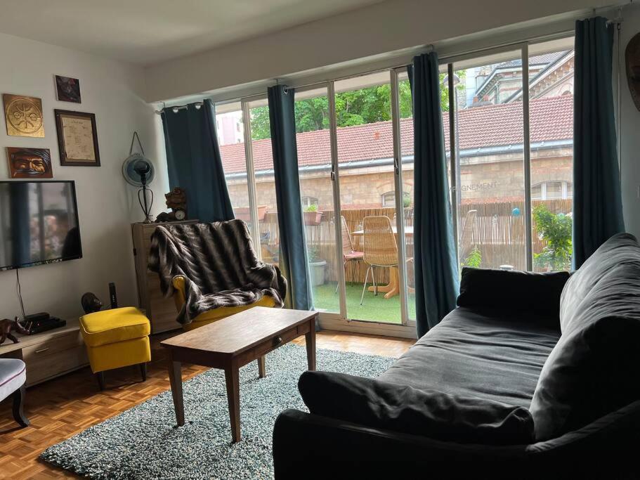 Grand Appartement Avec Balcon Et Parking Gratuit Sur Place باريس المظهر الخارجي الصورة